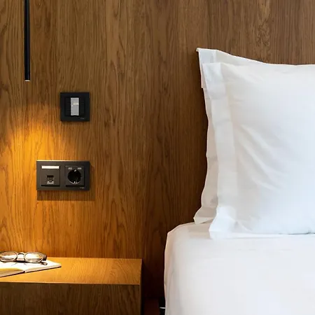 Neoma Hotel